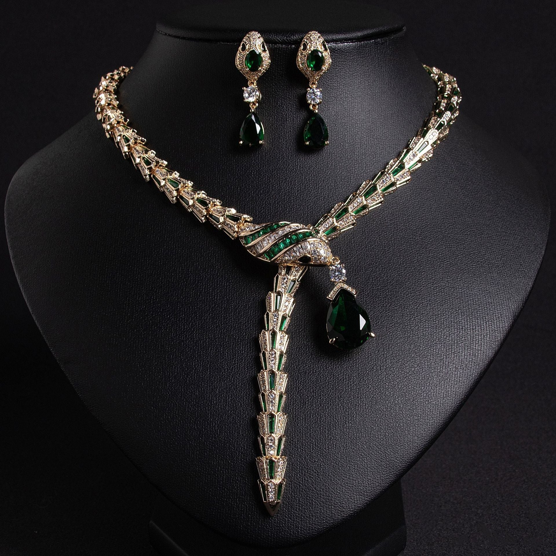 18k Gold Serpent Jewelry Set in Titanium Steel