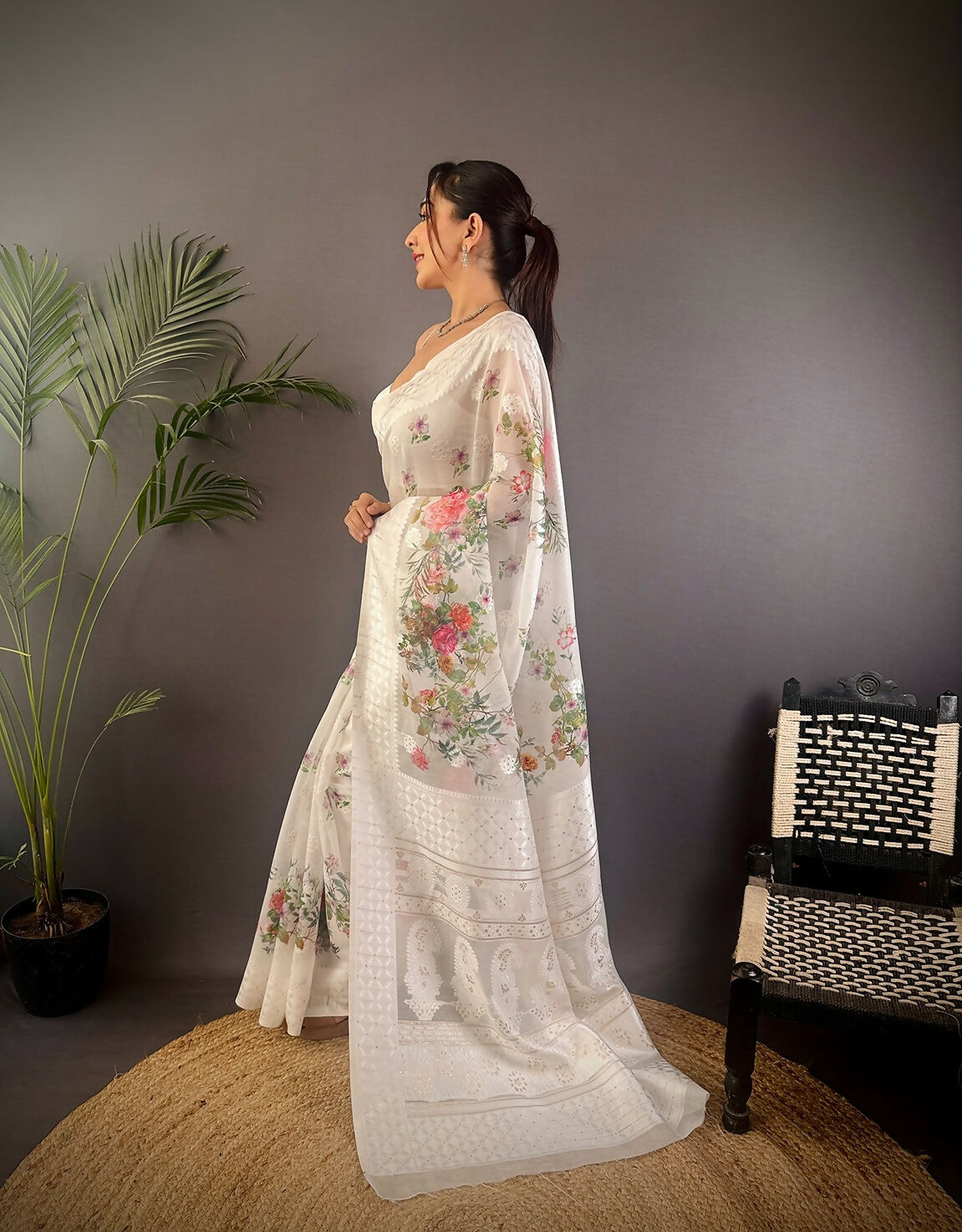 Joban Fashion White Floral Motifs Banarasi Silk Sarees