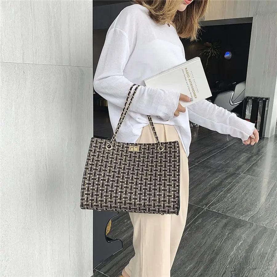 Geometric PU Leather Chain Shoulder Bag - Beige & Gold Crossbody