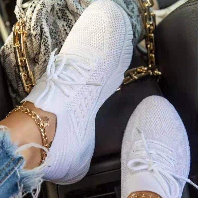 Lightweight breathable mesh platform sneakers in white and grey