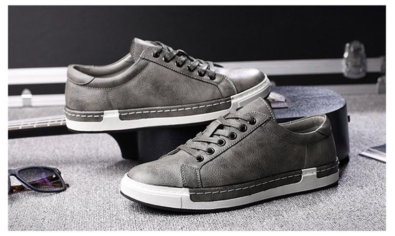 Classic Leather Men's Casual Walking Shoes - Black & White Flat
