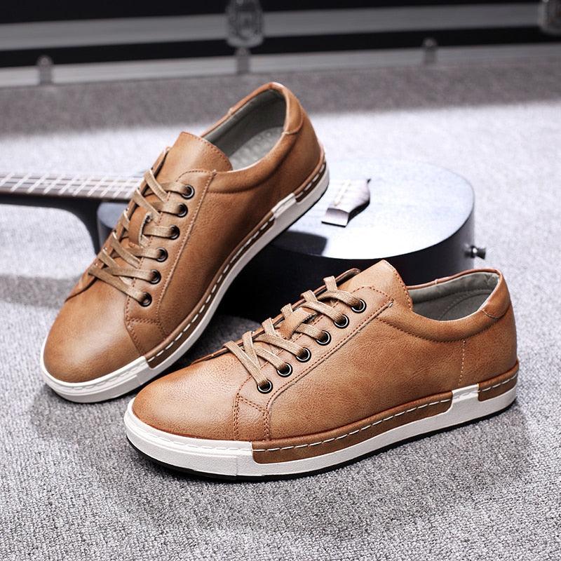 Classic Leather Men's Casual Walking Shoes - Black & White Flat