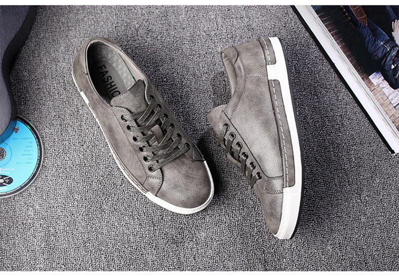 Classic Leather Men's Casual Walking Shoes - Black & White Flat