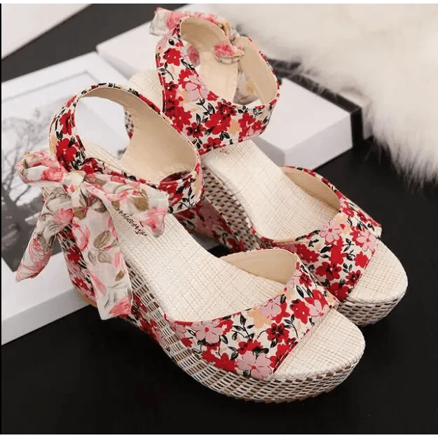 Bohemian Summer Resort Sandals – Elegant Polka Dot Design