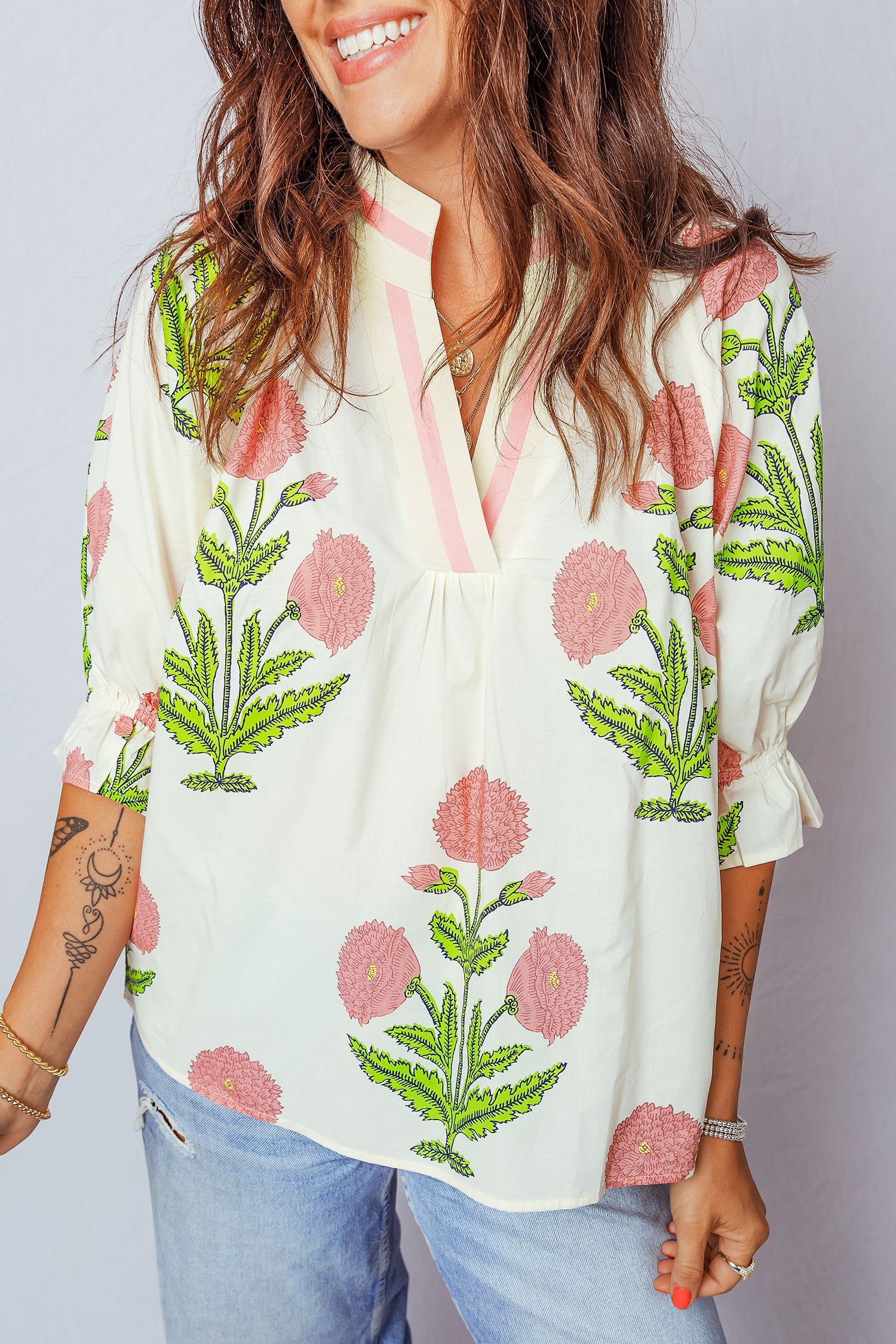Wild Flower V-Neck 3/4 Sleeve Blouse for Effortless Styling