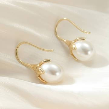High-end Australian White Shell Pearl Earrings