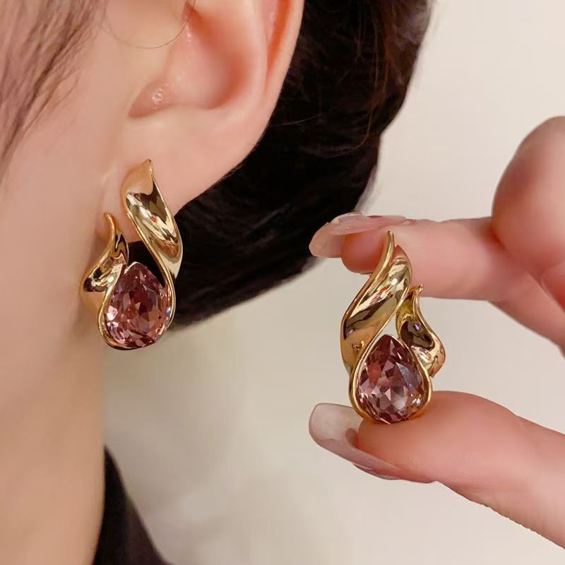 Gold-Plated Teardrop Stud Earrings: European Retro Minimalist Jewelry