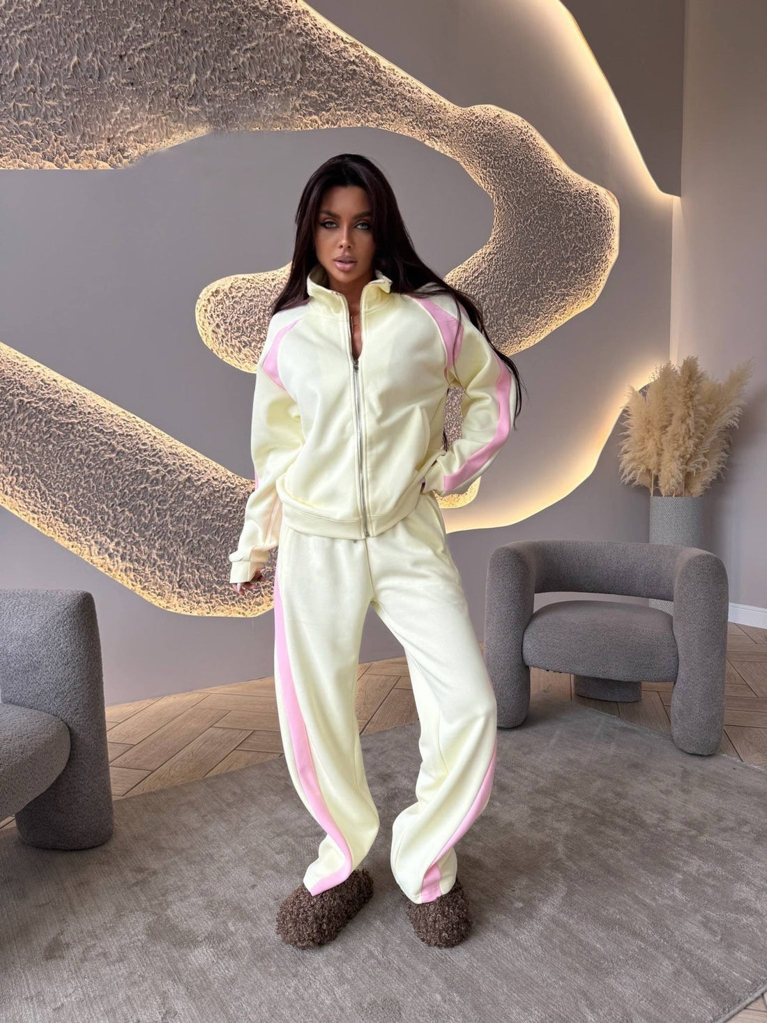 Women's Long-Sleeve Zip-Up Jacket and Track Pants Two-Piece Set - Image 9
