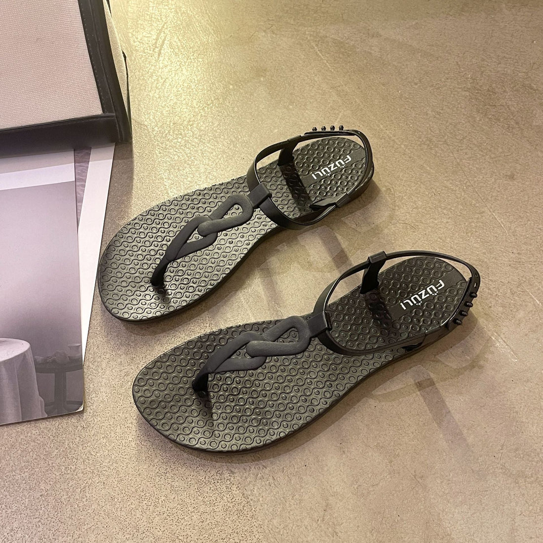 Women's Minimalist Flat Buckle Strap Sandals Casual Summer Shoes
