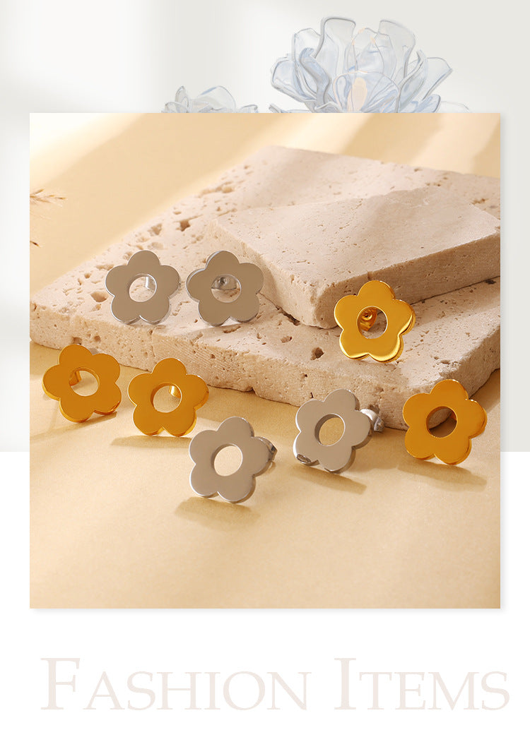 Fresh And Sweet, Versatile And Elegant, Smooth Surface Flower Stud Earrings For Women, Made Of Stainless Steel, Featuring A Unique And Niche Style, Suitable For Daily Wear.