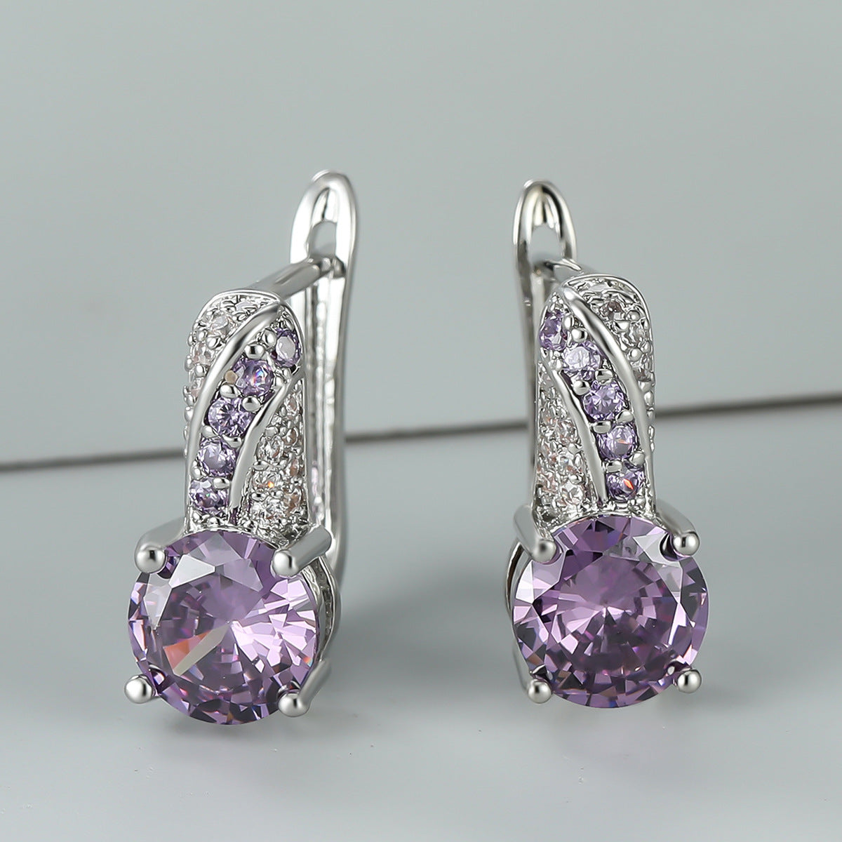 AutumnWinter Accessories White K-Gold Inlaid Round Amethyst Ear Clips