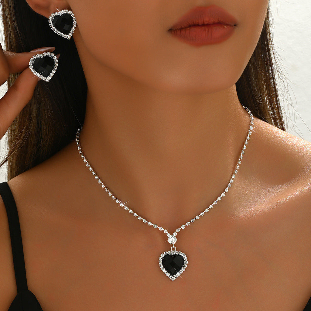 Cross-Border Heart Pendant Necklace Earrings For Women New Simple Cool Style Accessories Personalized Niche Design Clavicle Chain