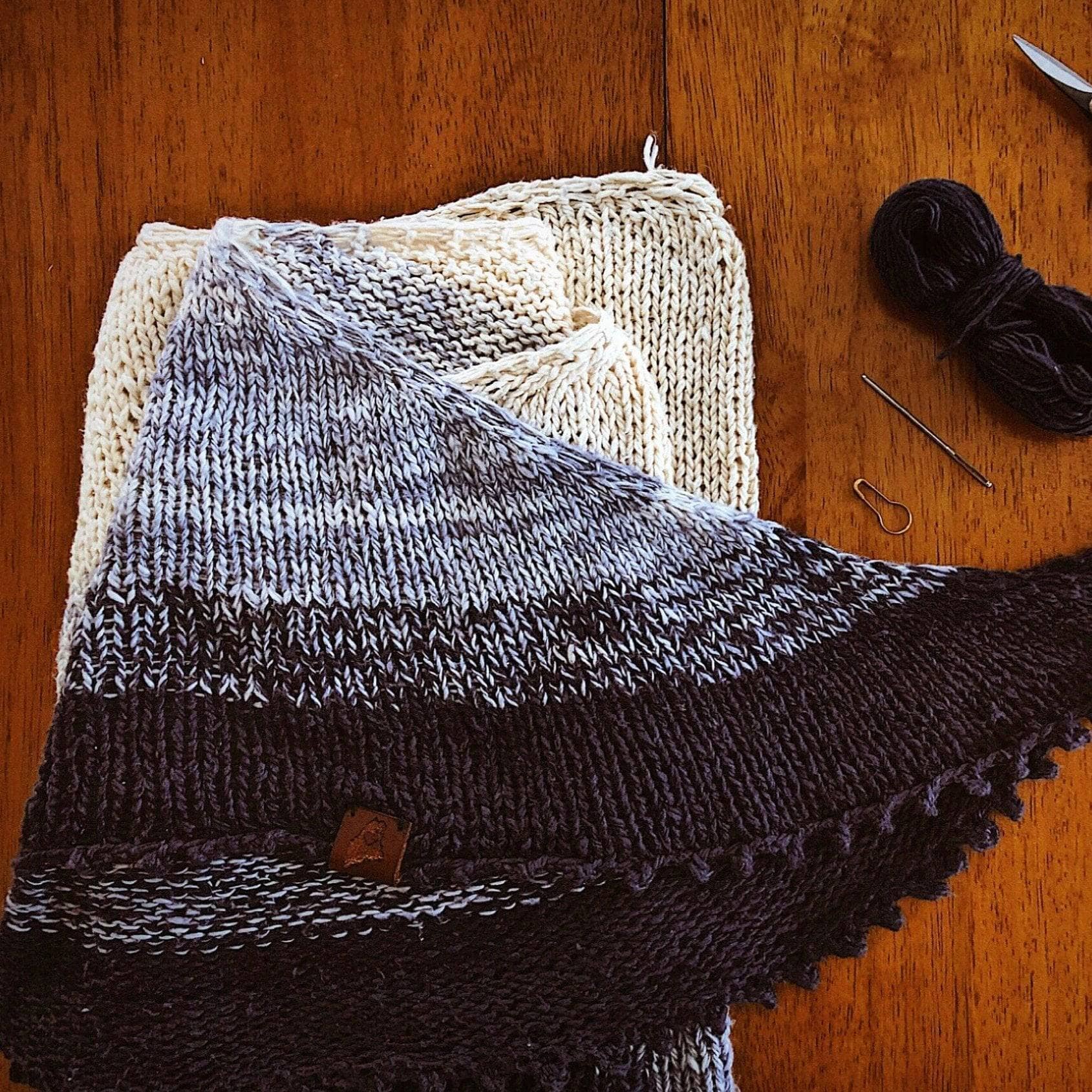 Fernweh Shawl Knitting Pattern - Easy Beginner DIY Craft