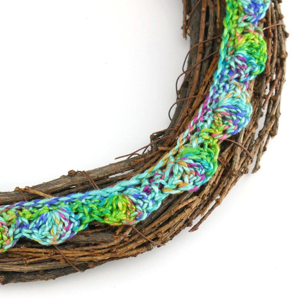 Festive Scallop Garland Crochet Kit - Vibrant Bohemian DIY Decor
