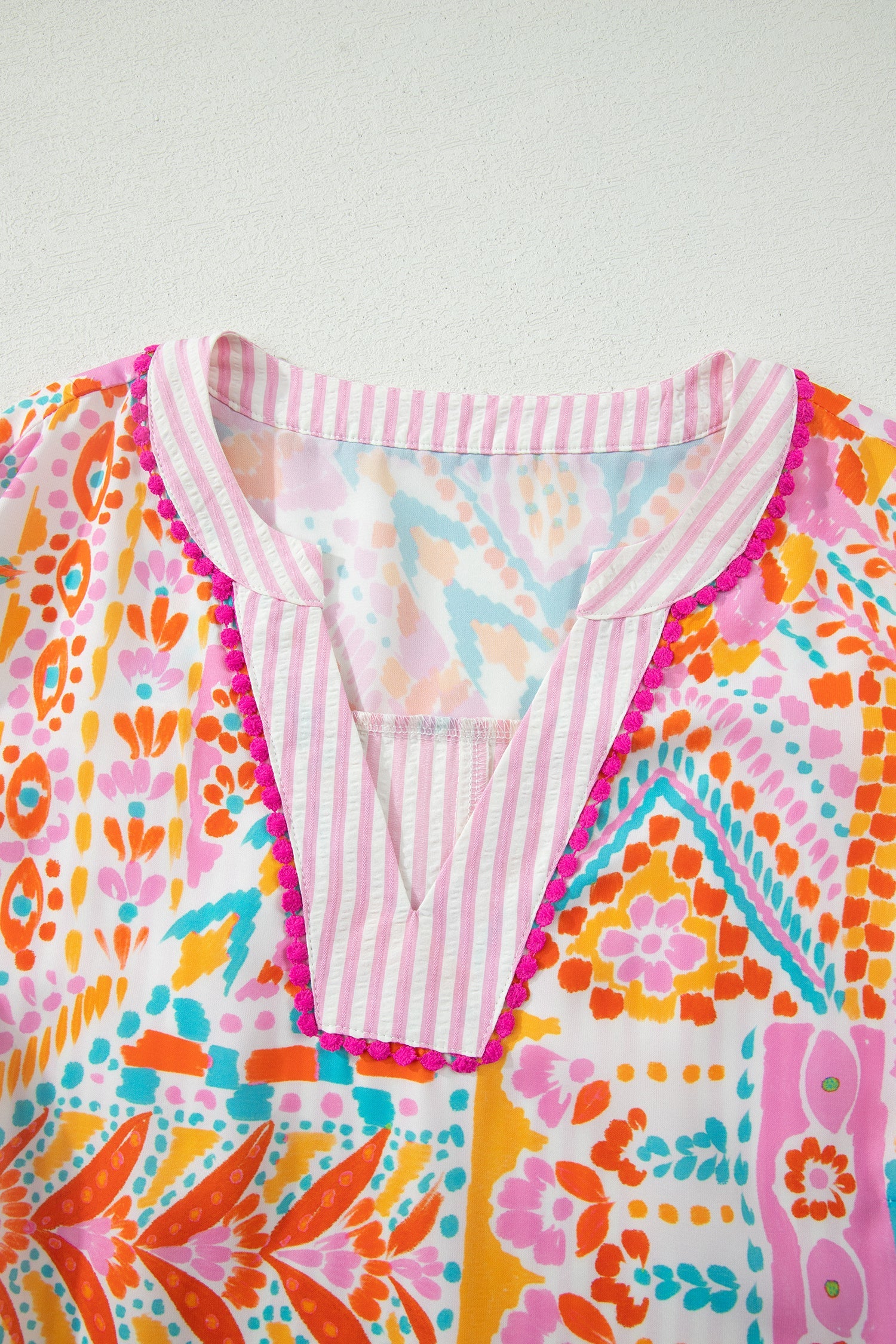 Geometric Stripe Contrast Trim V-Neck Blouse