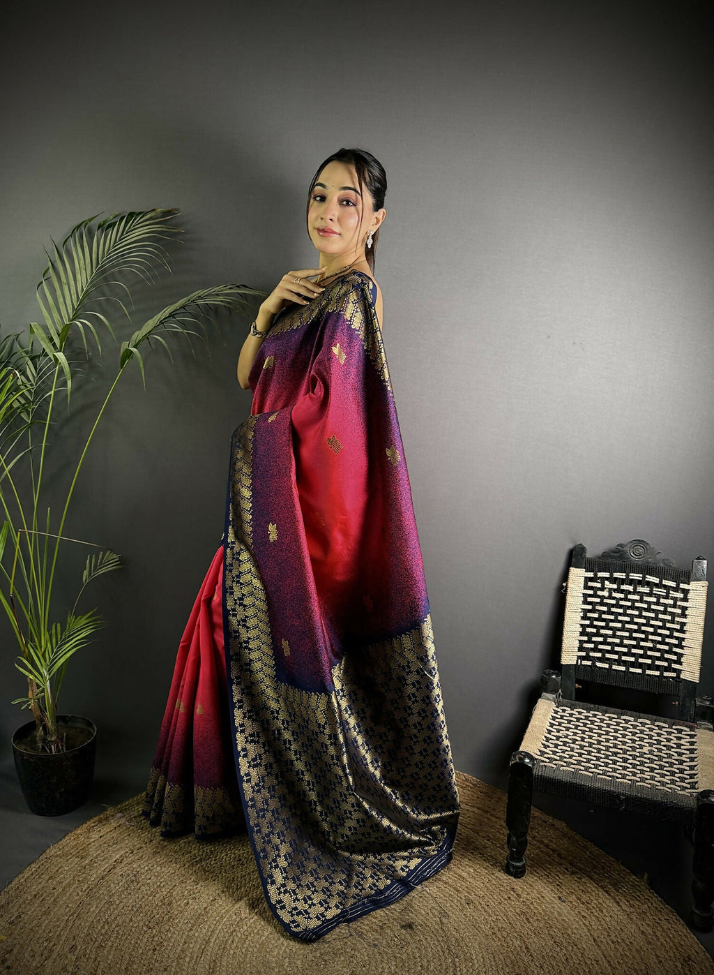 Joban Fashion Red Handloom Silk Ikkat Saree