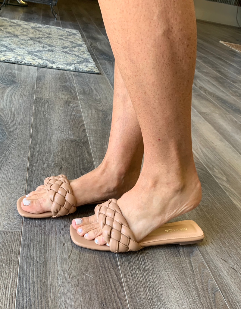 Braided Flat Sandals in Camel - Comfortable Everyday Footwear
