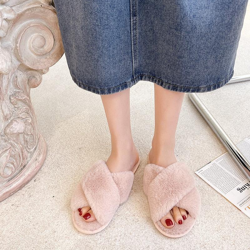 Women’s Faux Fur Cross-Strap Indoor Slides with Memory Foam