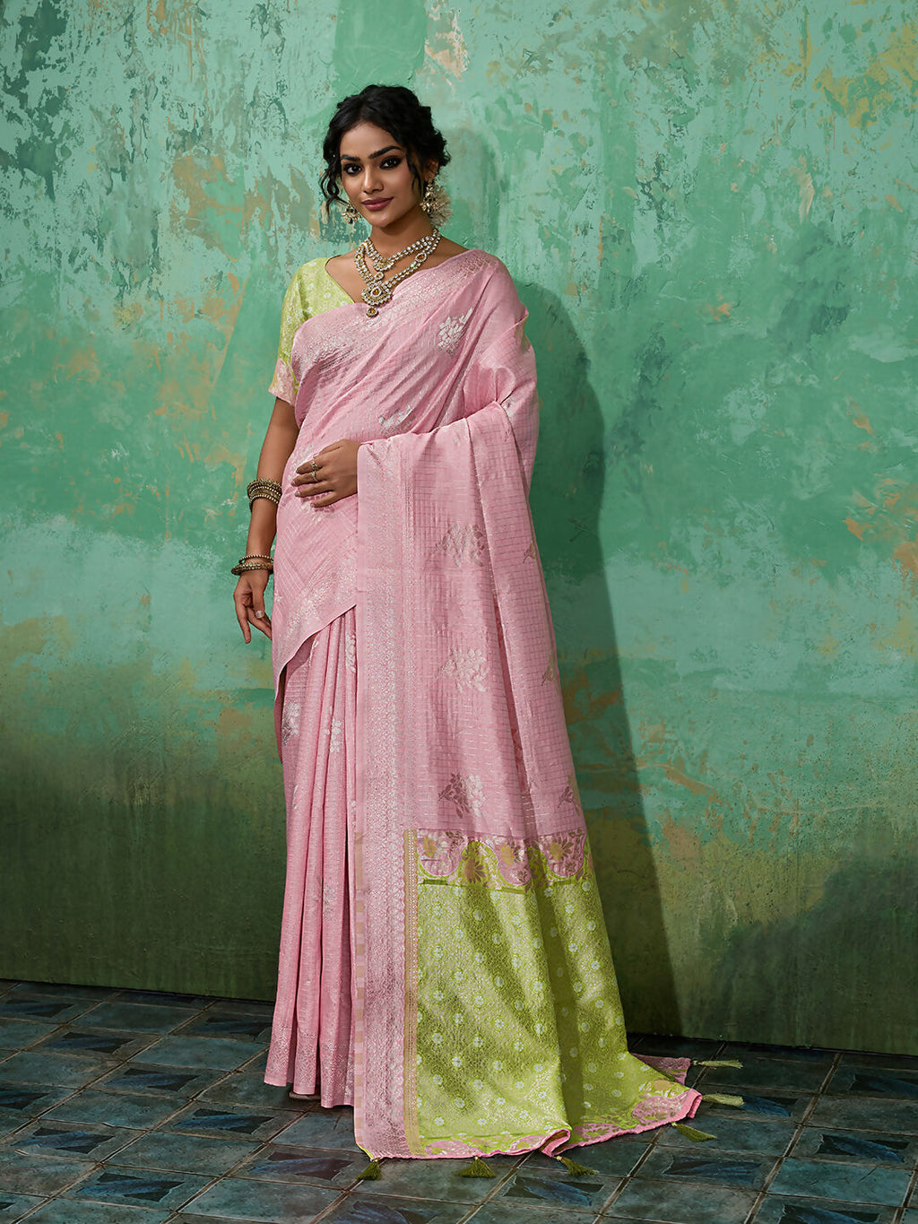 Pink linen cotton saree with matching blouse piece