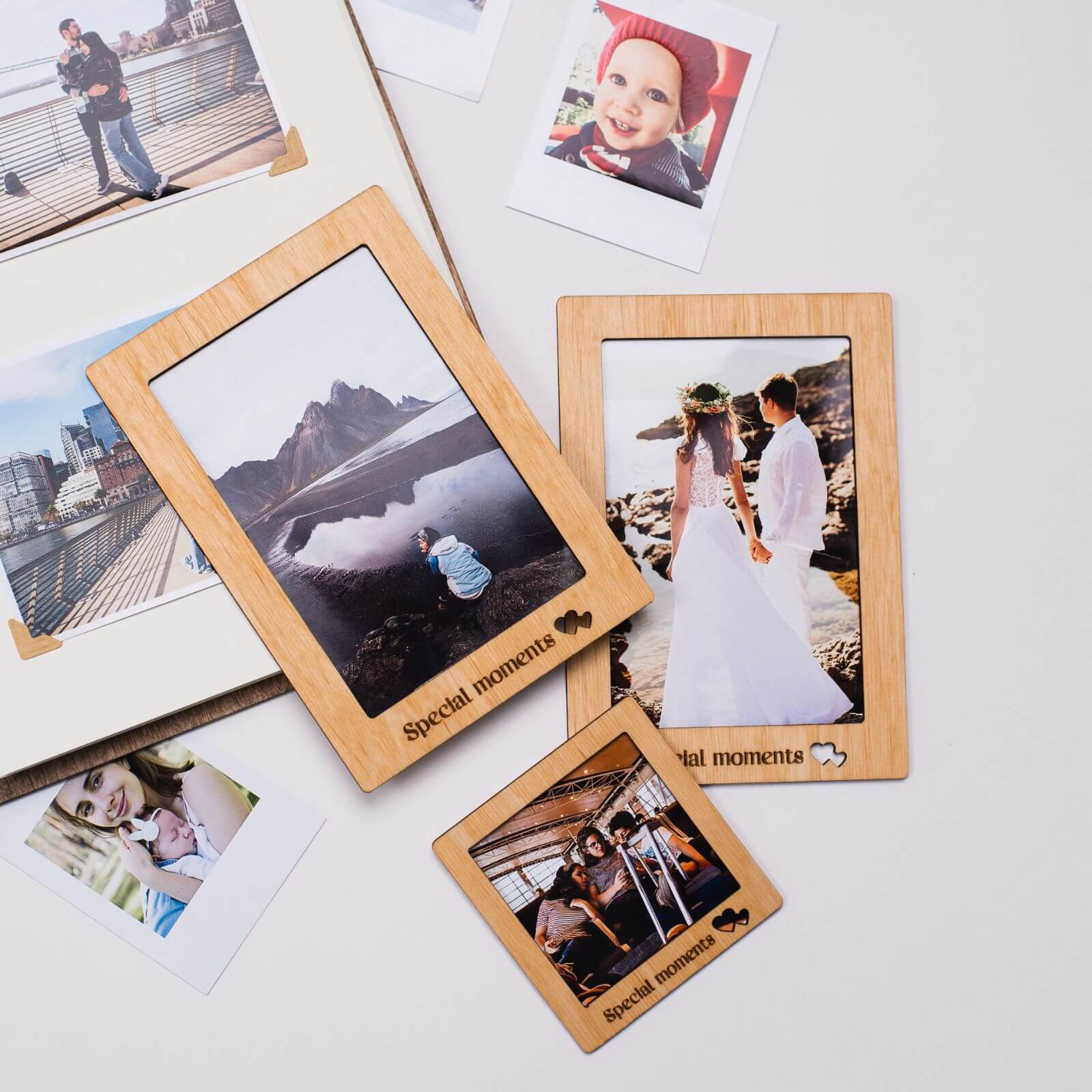 Travel Themed Photo Frame Bundle: 9 Wooden Frames and Pins Set