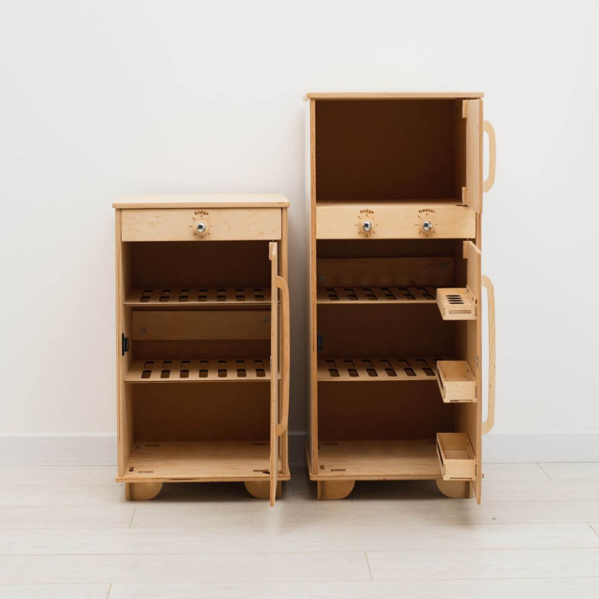 Minimalist Scandi Wooden Play Fridge for Kids – Beige & White