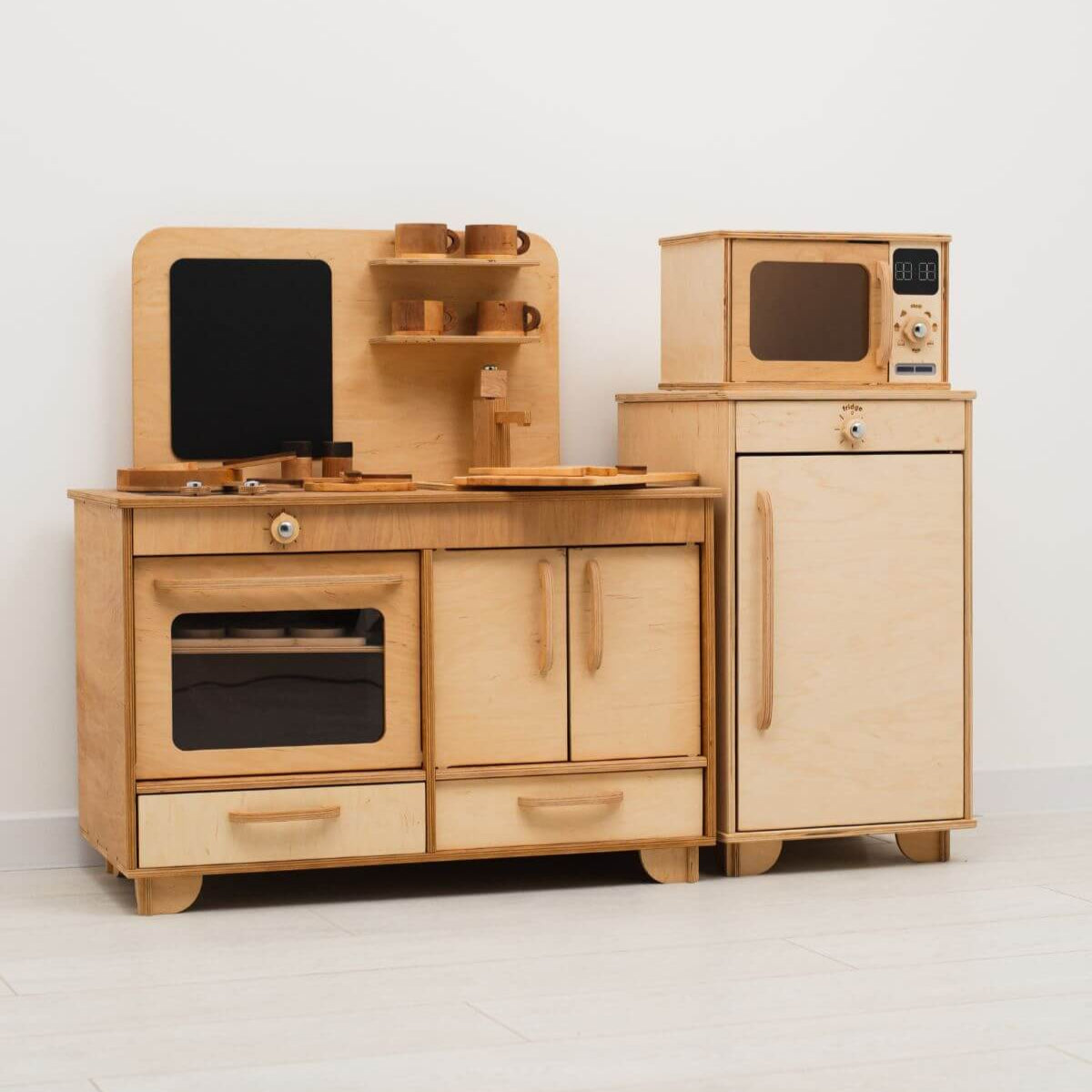 Minimalist Scandi Wooden Play Fridge for Kids – Beige & White
