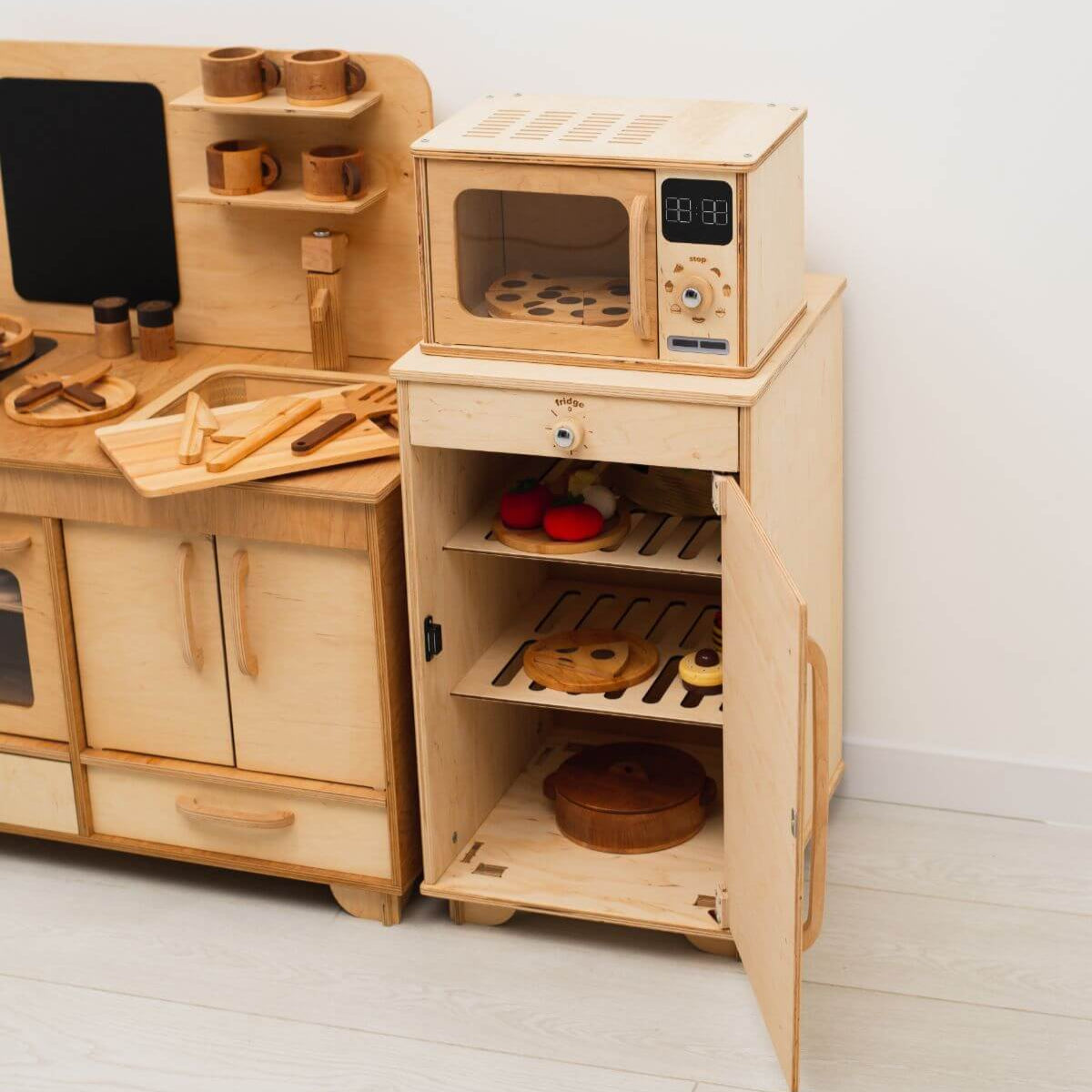 Minimalist Scandi Wooden Play Fridge for Kids – Beige & White