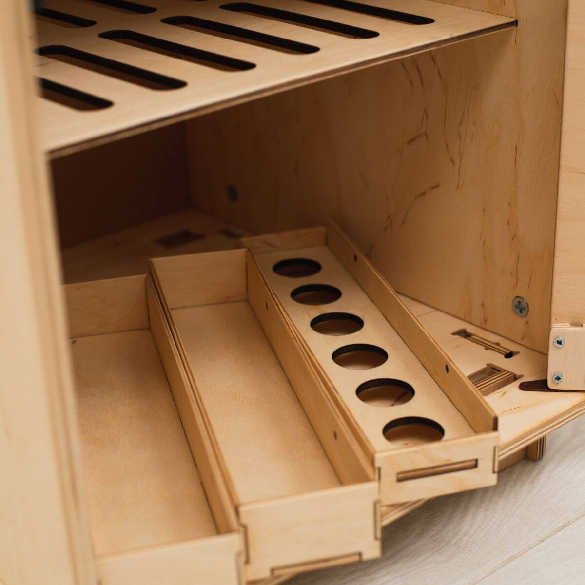 Minimalist Scandi Wooden Play Fridge for Kids – Beige & White