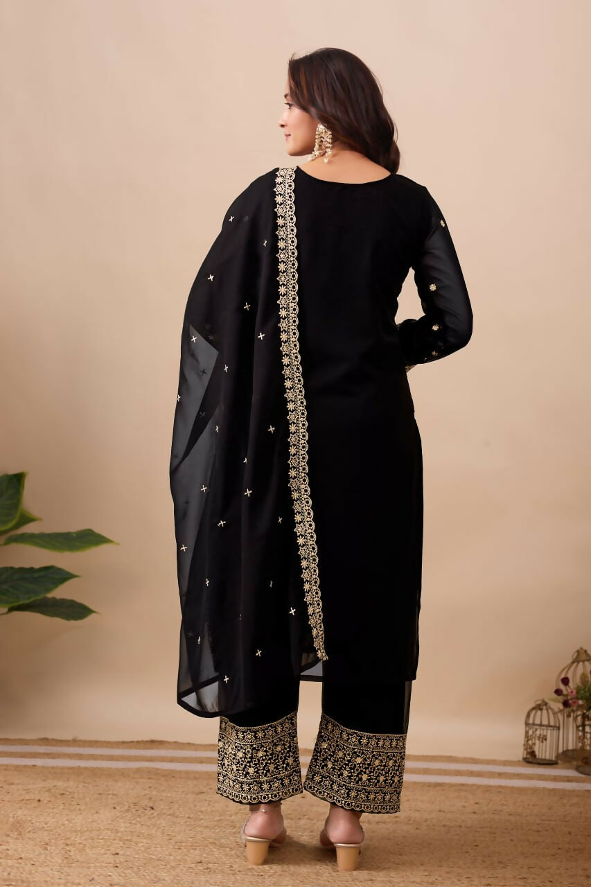 Black Velvet Kurta Set with Intricate Embroidery and Sequins