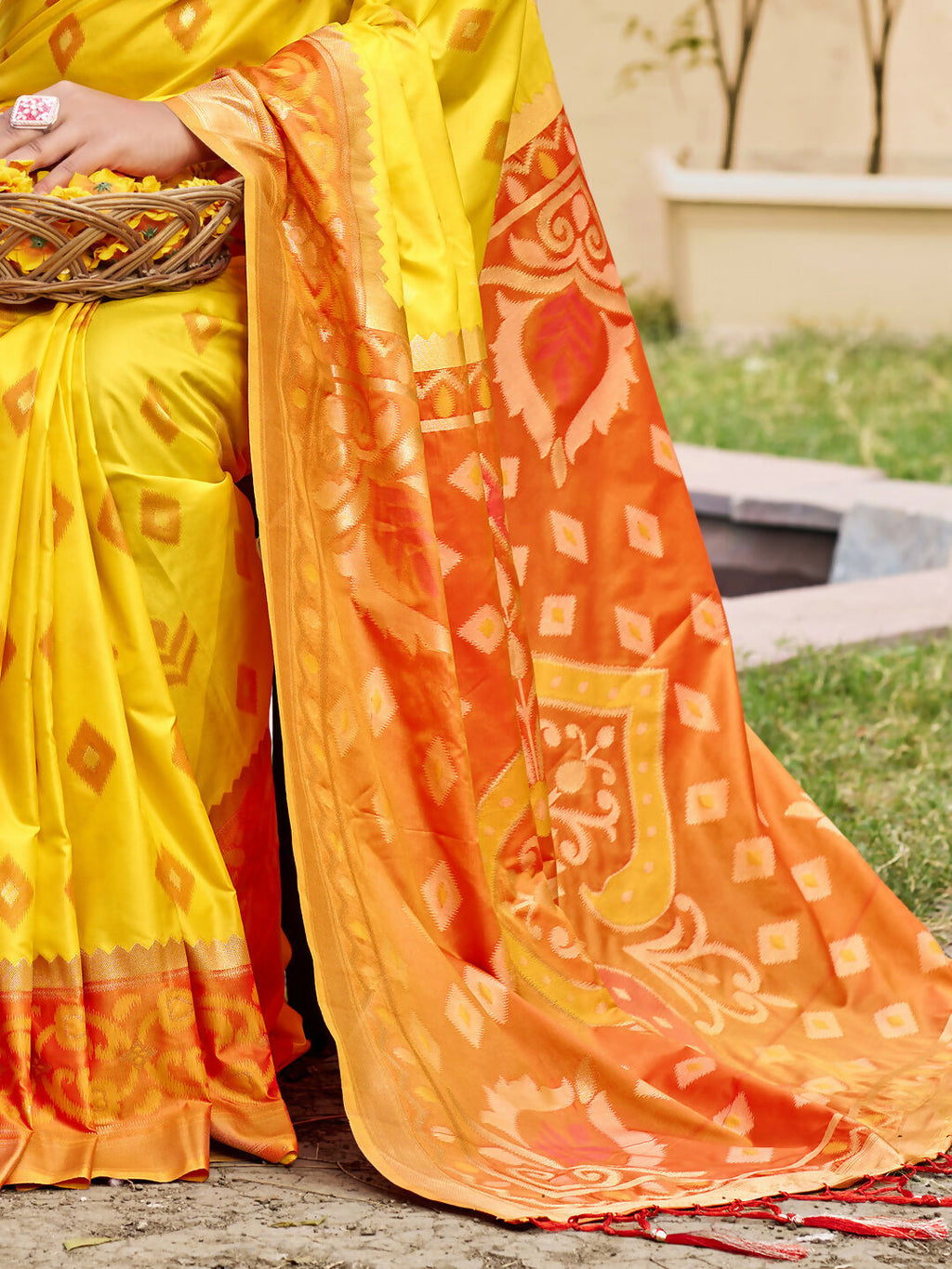 Yellow Pochampally Silk Saree with Matching Blouse Piece
