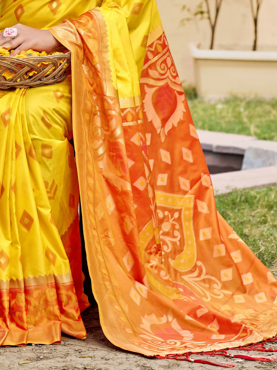 Yellow Pochampally Silk Saree with Matching Blouse Piece