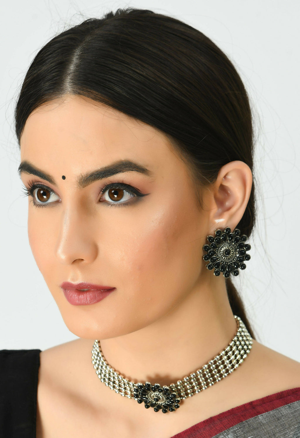 Silver-Plated Kundan Choker with Black Accents for Women