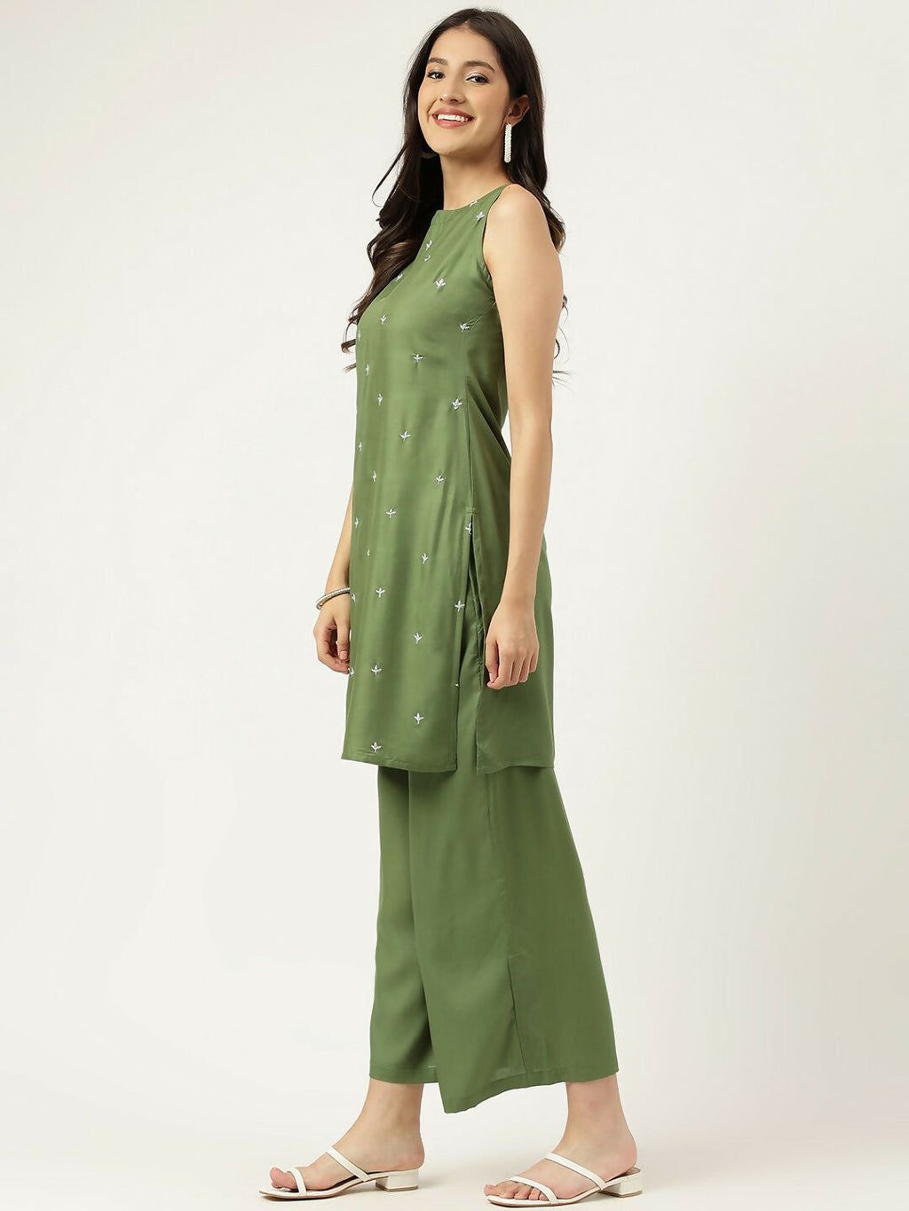 Green Rayon Straight Kurta and Bottom Set with Embroidered Detail