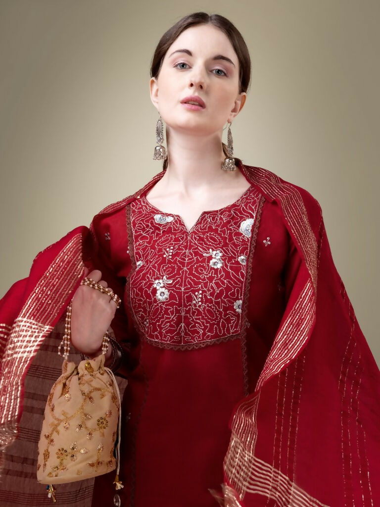 Women's Maroon Cotton Blend Kurta Set with Embroidery & Lace