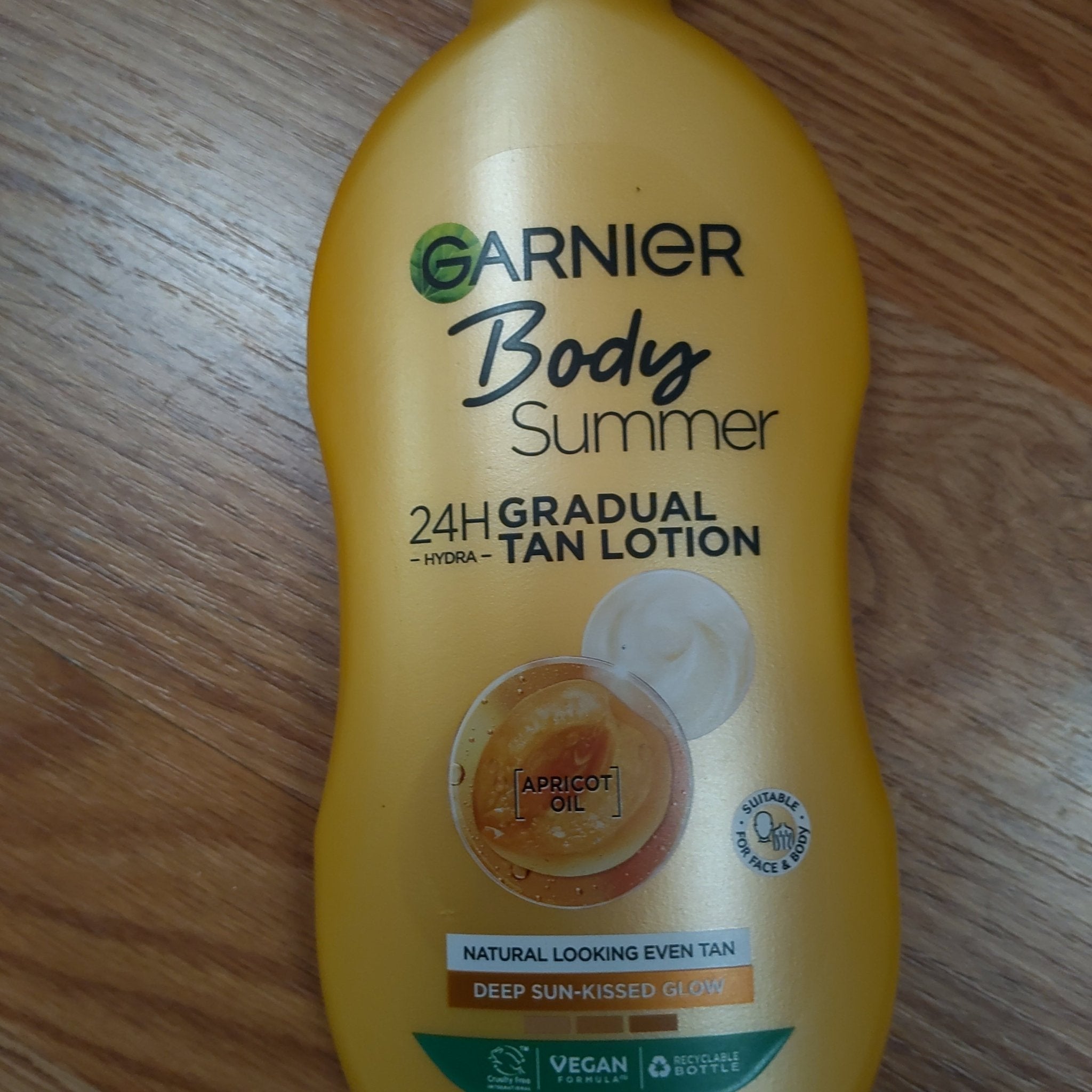 Bottle of Garnier Summer Body Deep Sun-Kissed Moisturizing Lotion 400ml