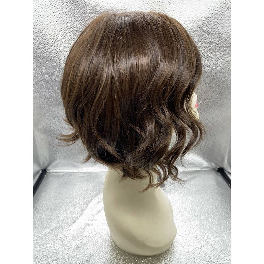 Going Places Wig in Light-Brown with Blonde Highlights
