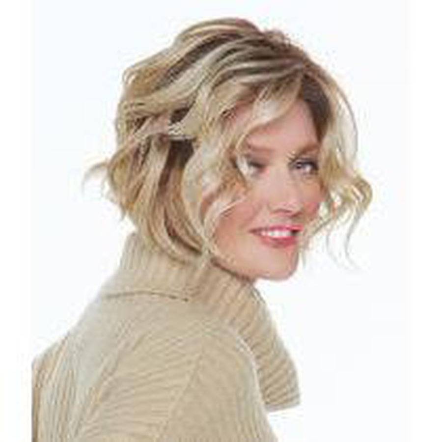 Going Places Wig in Light-Brown with Blonde Highlights