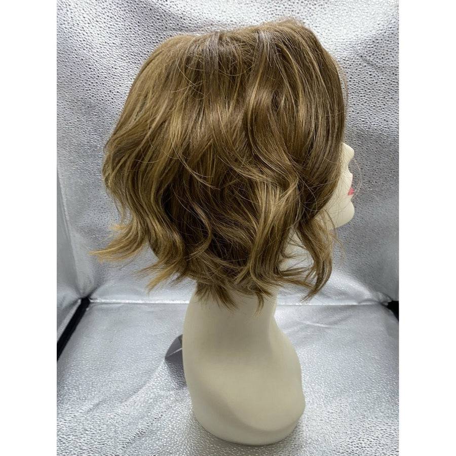 Going Places Wig in Light-Brown with Blonde Highlights