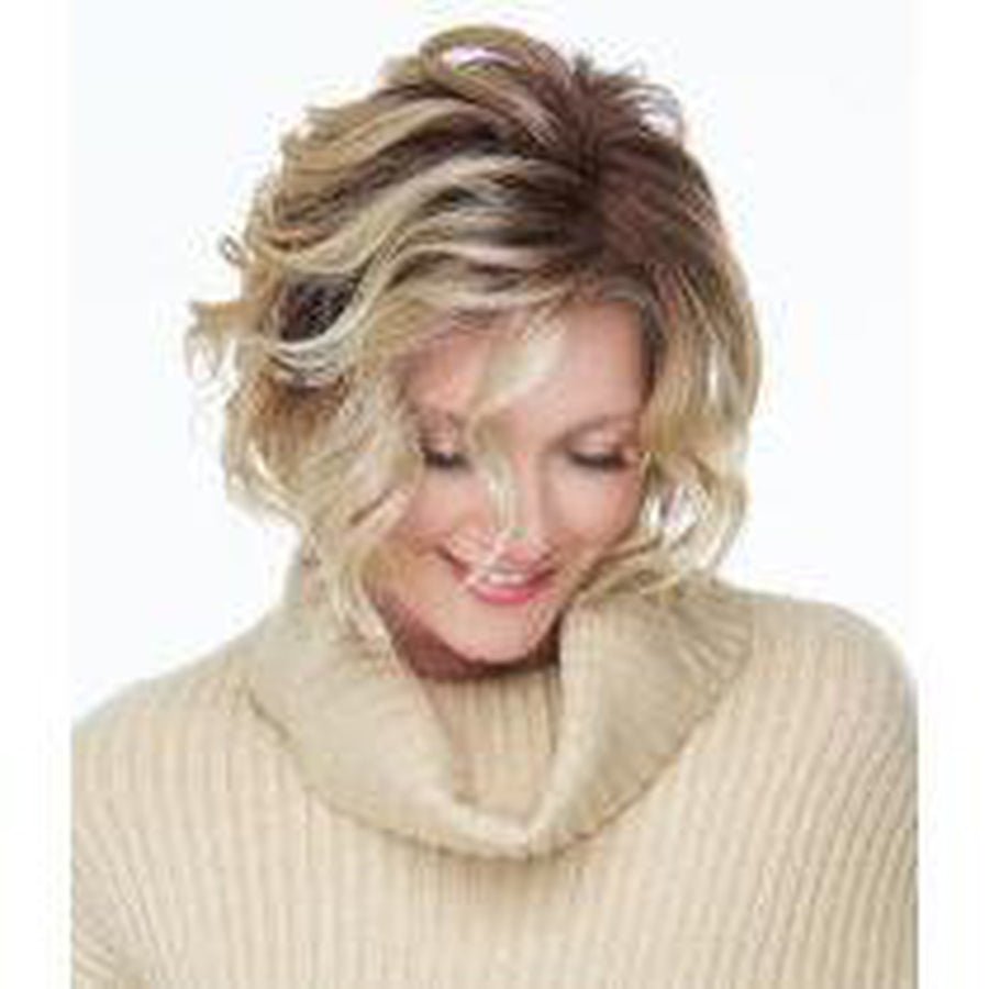 Going Places Wig in Light-Brown with Blonde Highlights