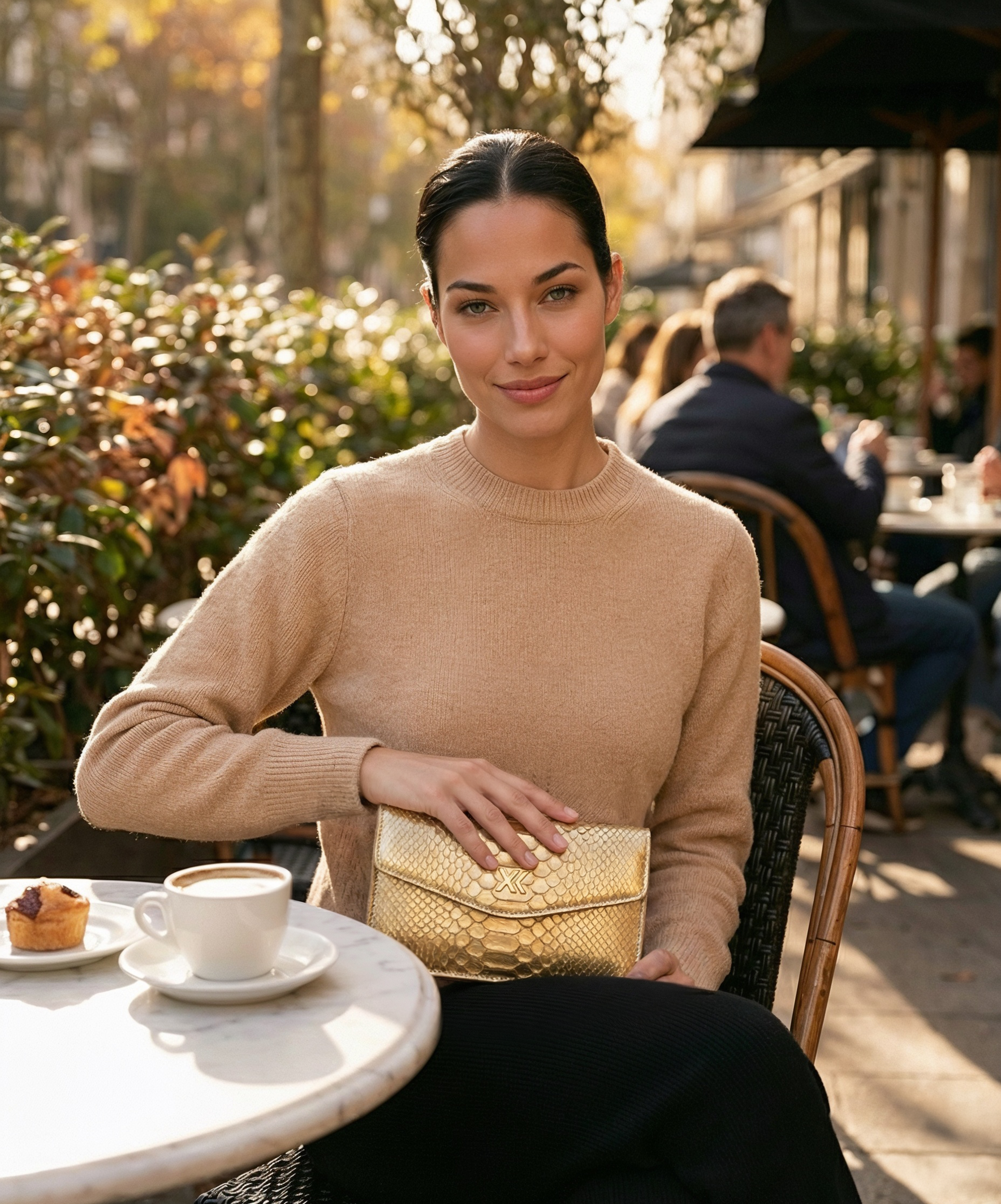 The Met Clutch in Gold