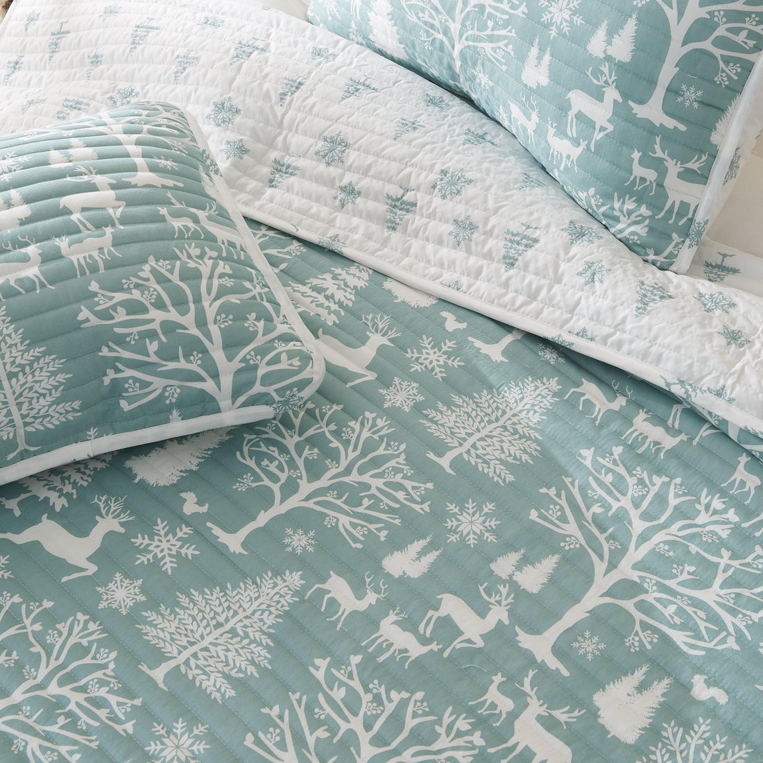 Winter Solstice Collection 3 Piece Lodge Woods Quilt Set Blue