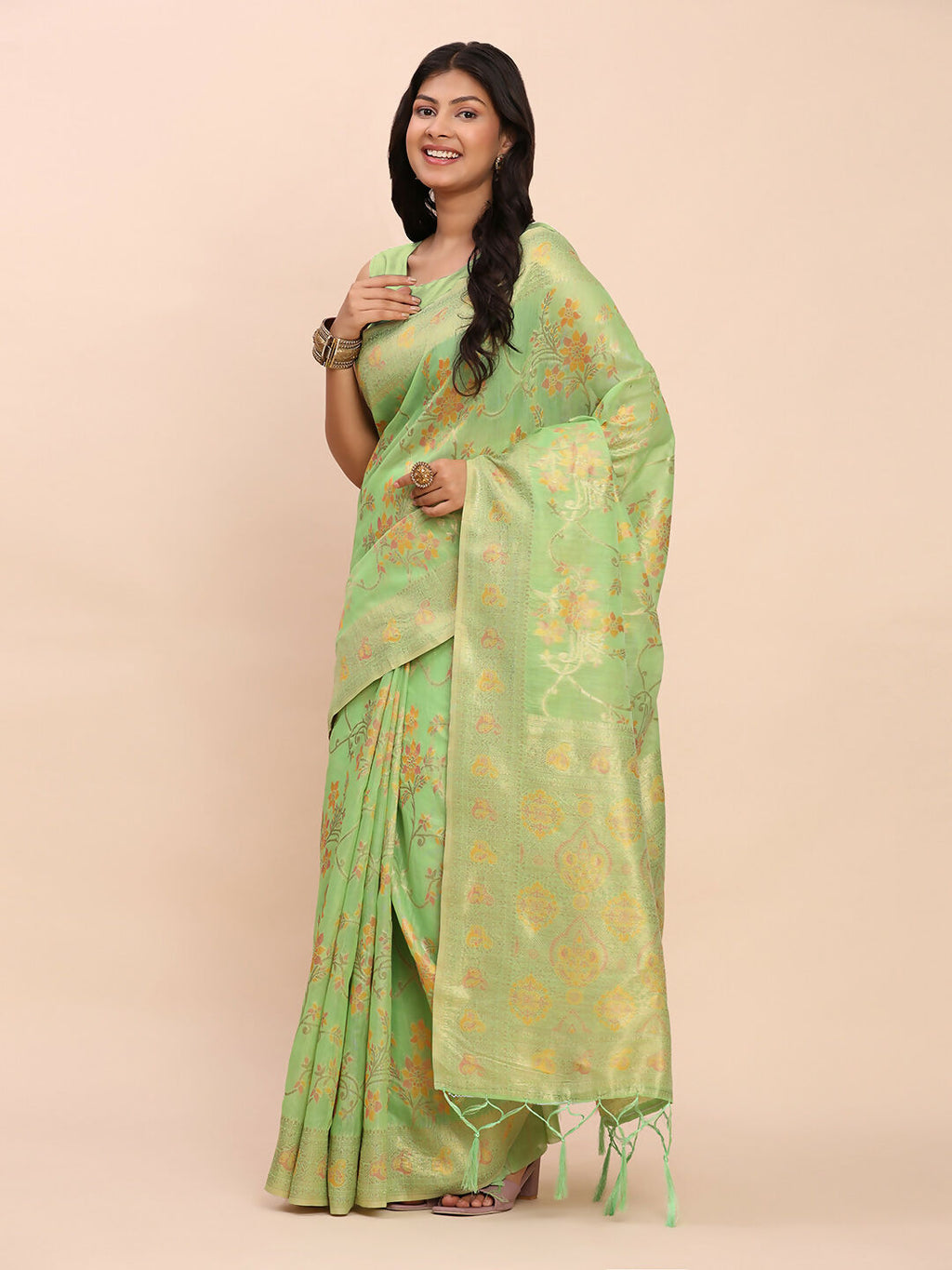 Rich green linen cotton saree with matching blouse piece