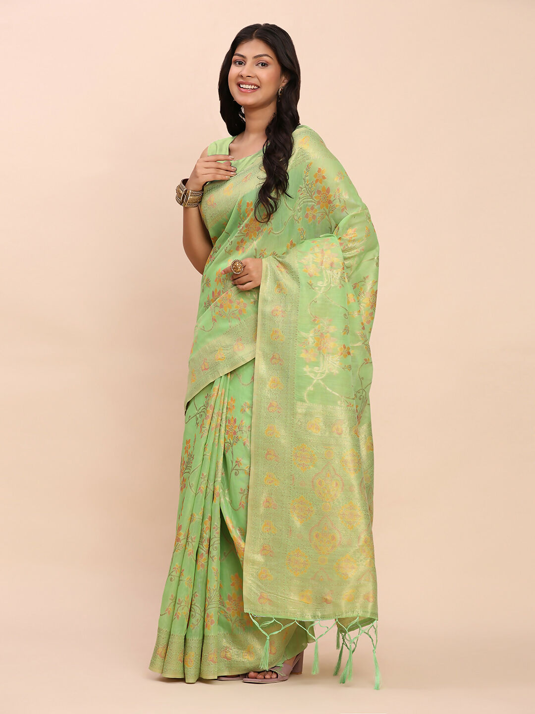 Rich green linen cotton saree with matching blouse piece