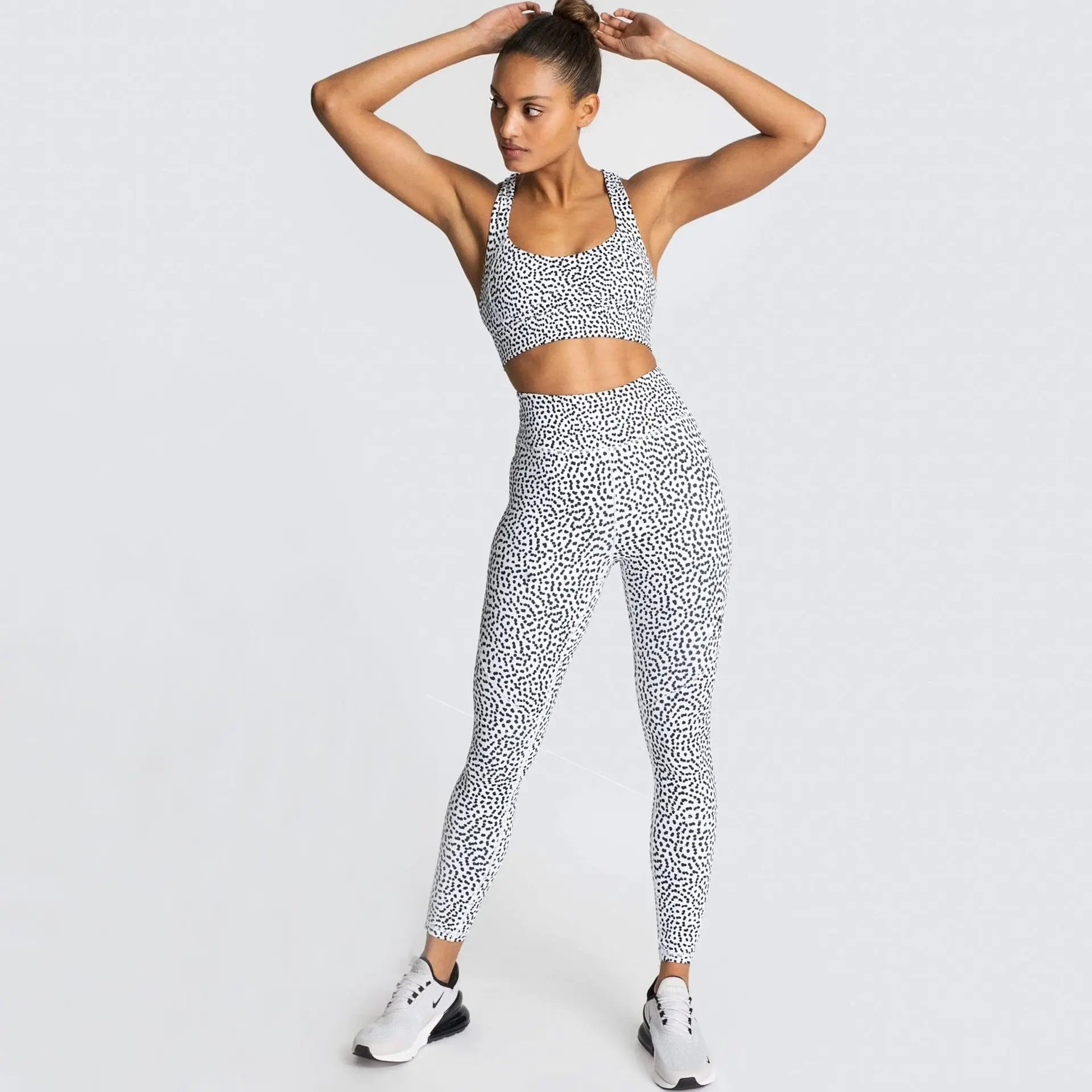Solid Color Yoga Outfit for Fitness and Exercise