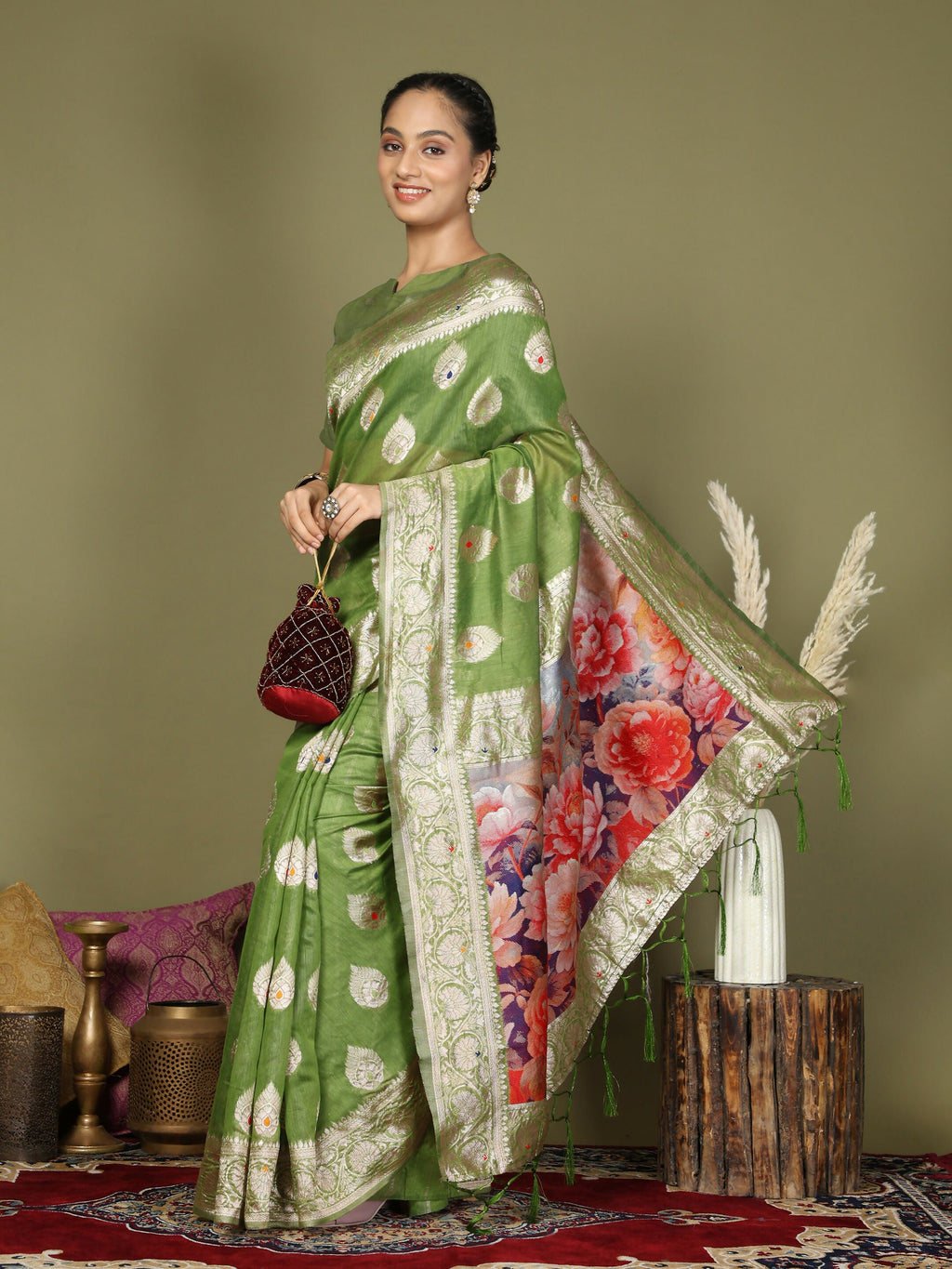 Elegant Green Linen Cotton Saree with Matching Blouse
