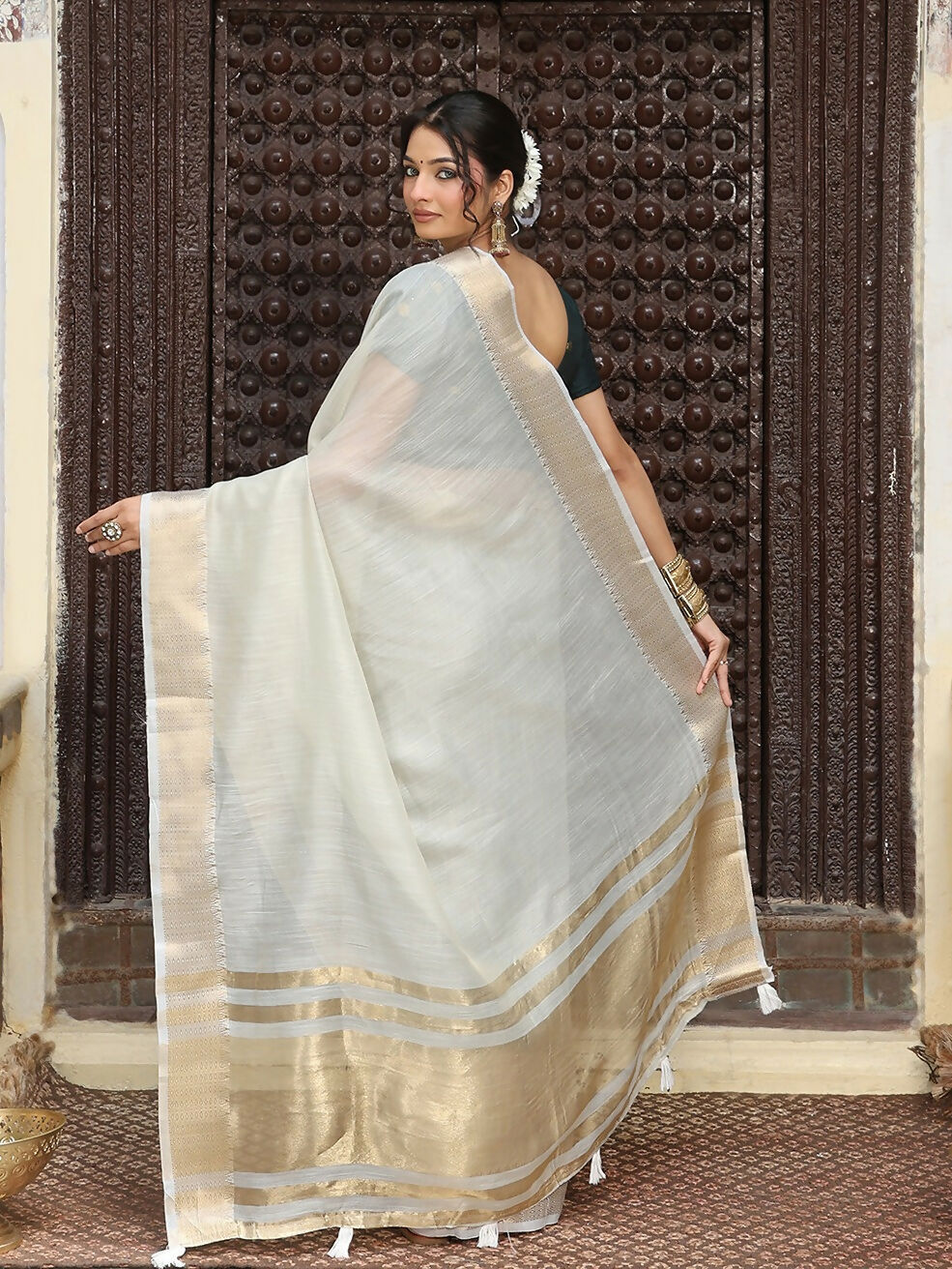 Grey Cotton Saree with Green Blouse Piece