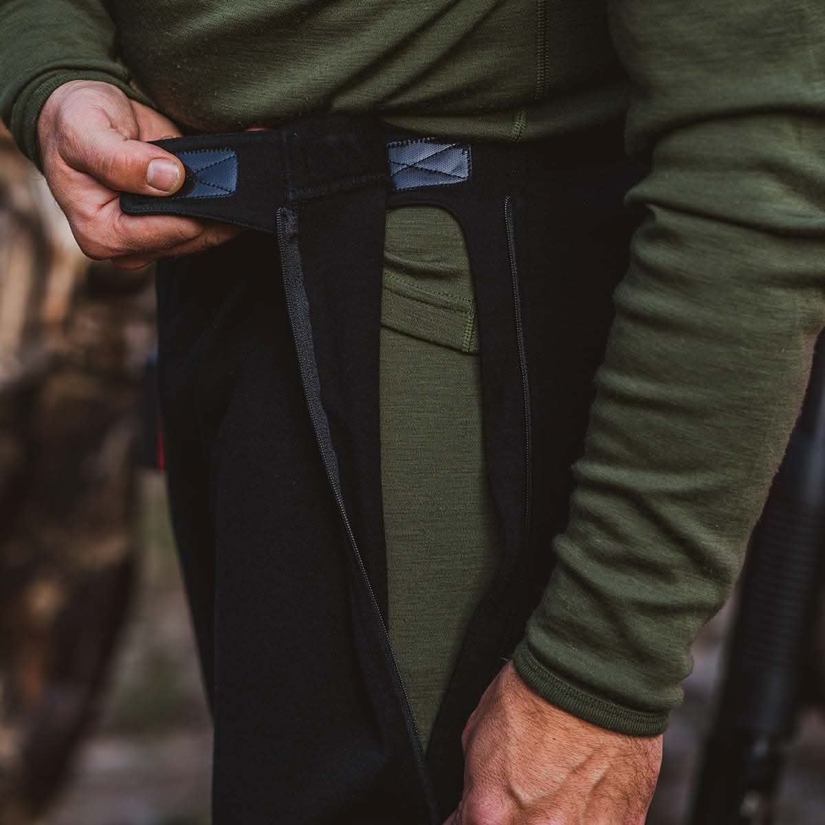 Heavyweight Merino Wool 3/4 Zip-Off Bottoms in Solid Black