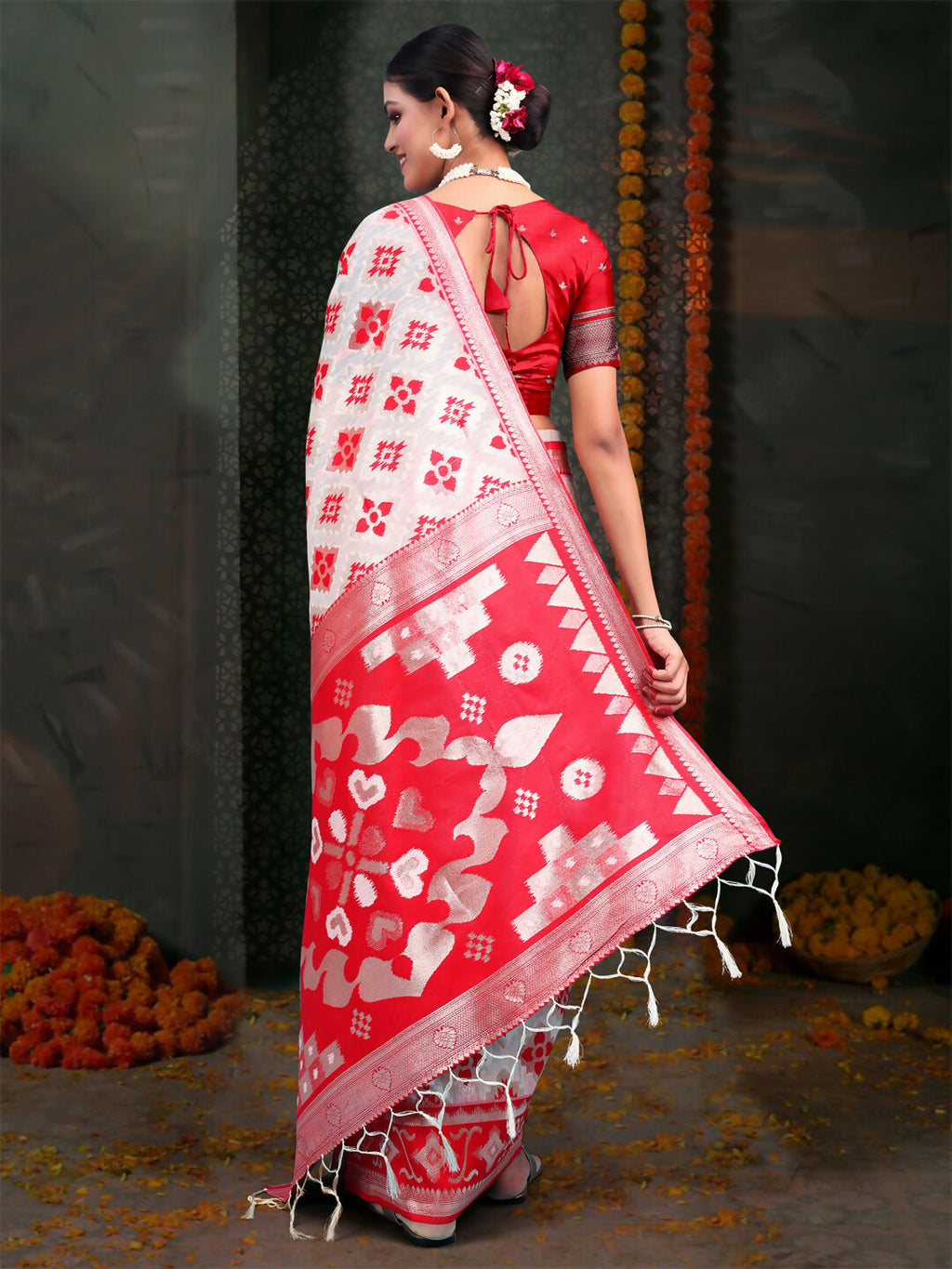 Red and White Linen Cotton Saree with Blouse Piece