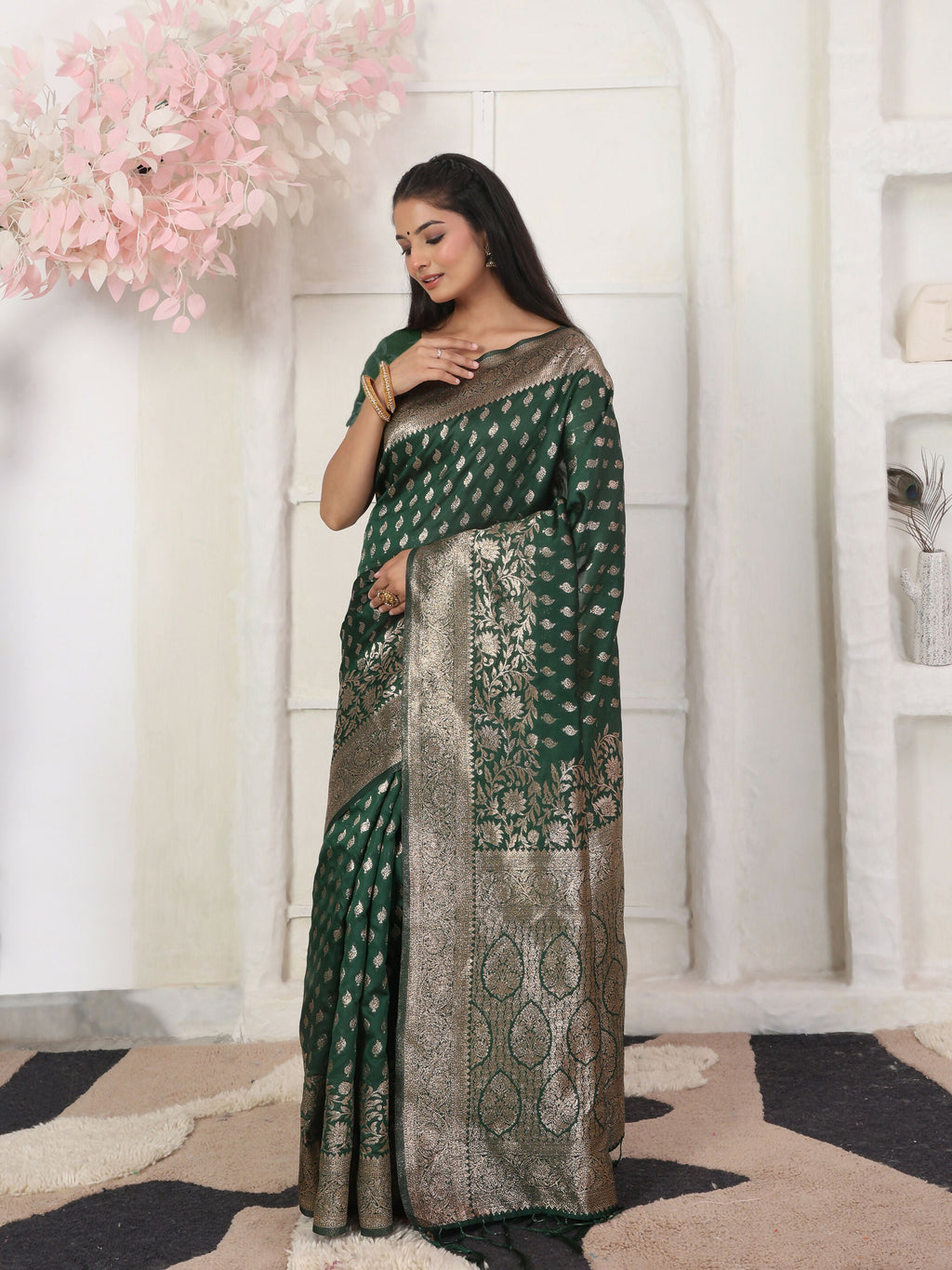 Elegant Blue Lichi Silk Saree with Matching Blouse Piece