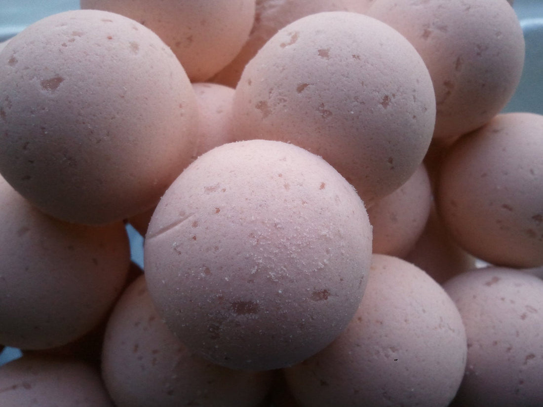 14 bath bombs in Amber Patchouli fragrance, gift bag bath fizzies, great for dry skin